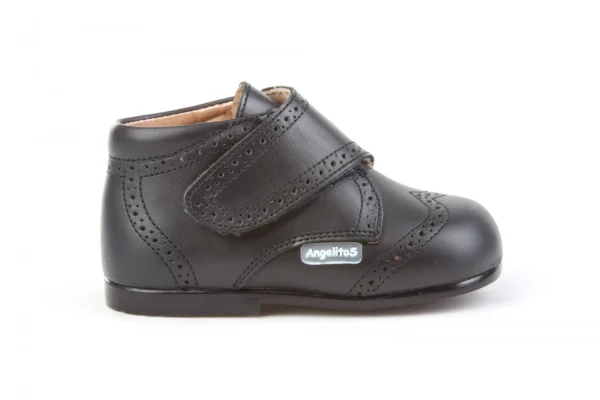 Bota repujada piel velcro
