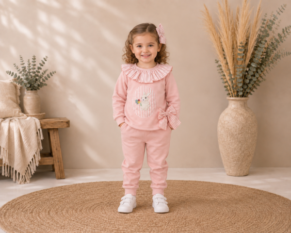 Conjunto deportivo rosa marco conejito