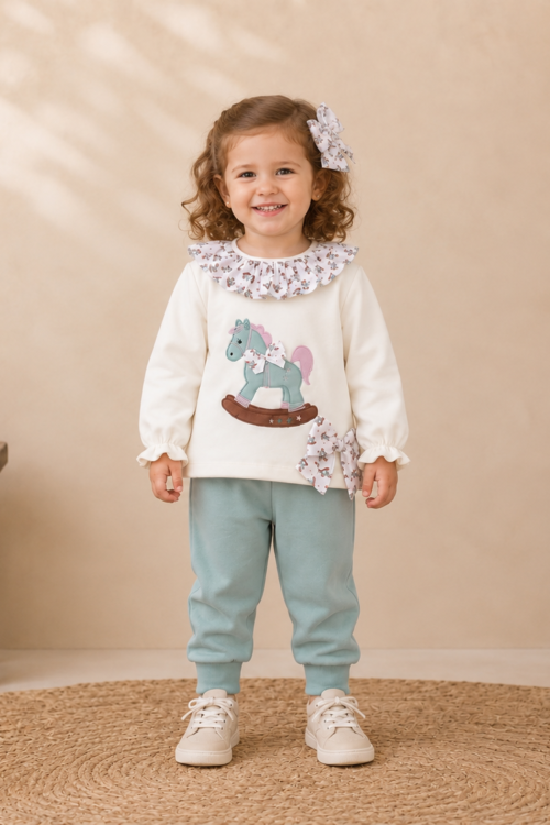 Conjunto deportivo niña caballo balacín