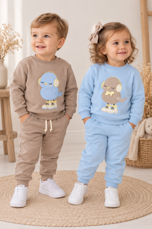 Conjunto deportivo celeste pajarito