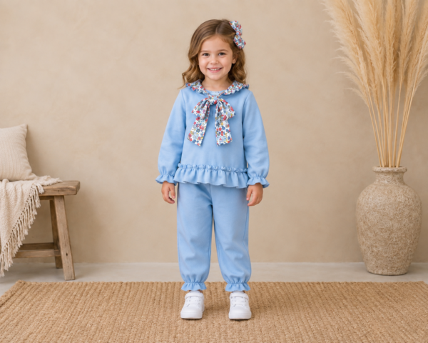 Conjunto deportivo cuento de otoño celeste