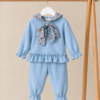 Conjunto deportivo cuento de otoño celeste