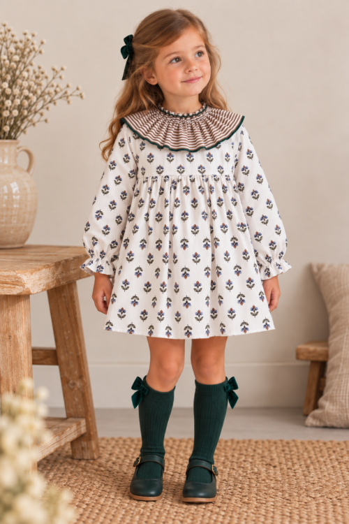 Vestido cuello volante